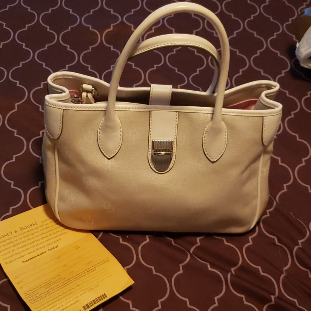 Dooney & Bourke